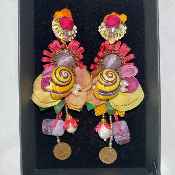 Ranjana khan clip on long flower and sea shell statement earrings - Picture 3 of 5